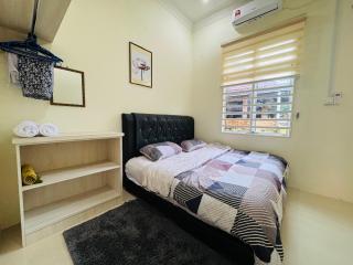 Nawra Iman Holiday Home - Dungun - 2