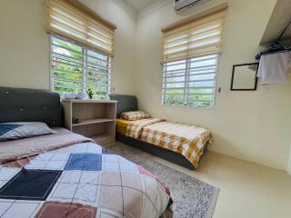 Nawra Iman Holiday Home - 1