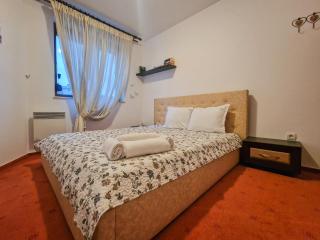 Cozy 2-Bedroom Stay with Parking in OLD INN Bansko by Flat Mаnager - Bansko - 7