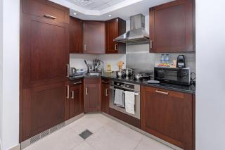 Elegant Studio I Balcony & Sofa Bed I Downtown - Dubai - 8