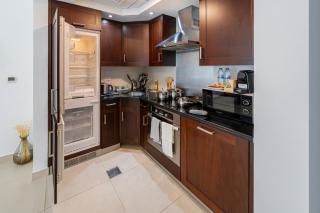 Elegant Studio I Balcony & Sofa Bed I Downtown - Dubai - 9