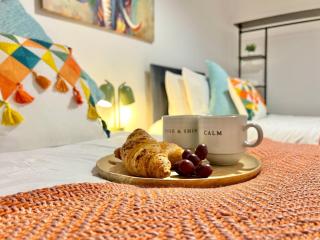 Borage House- Spacious & Stylish 3BR 18 min from Gatwick Airport, CRAWLEY - Ifield - 3