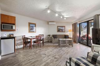 105 Pointes North Inn - 8