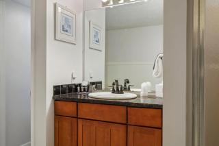 105 Pointes North Inn - 2