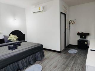 White House - Phi Phi Don - 2