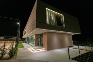 Spectacular Villa Excelsior Perfect for Families, Business, or Celebrations - Šumet - 6