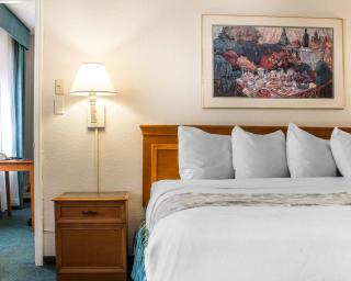 Quality Inn Tulsa Central - 7