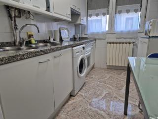 1A125 Cómodo apto con garaje - Gijón - 1
