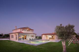 Villa Korat for 8 people in Central Istria with sauna & children playground - Divšići - 0