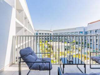 Modern Spacious- 2 BR with Pool & Gym- Luma 22 JVC - Dubai - 9