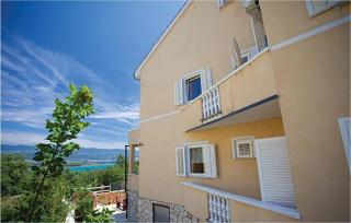 Gorgeous Apartment In Malinska - Malinska - 4