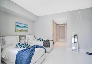 Wall 2 wall Paradise Direct Ocean front Penthouse - Hollywood - 1