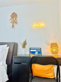 Elegant Two Bedroom Apartment In the Centre with Parking and Garden - Birmingham - 3