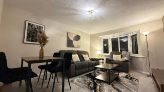 2 Bedroom Ap Close to Woking town with Free Parking - 2