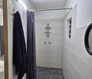Galway studio flat - East London - 7