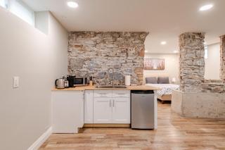 ENTIRE 1 BEDROOM APARTMENT ACROSS FROM GOOGLE - br1 - Kitchener - 1