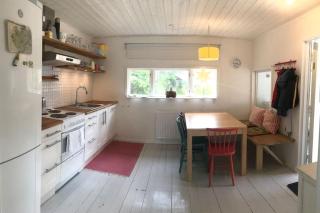 Cosy cottage with small boat 200m from the sea - Djurhamn - 2