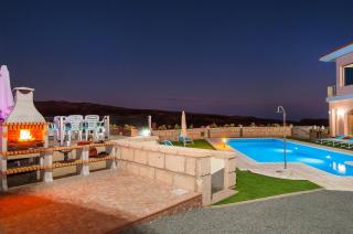 Villa Monte Leon Deluxe Monte León, Gran Canaria Luxurious Seclusion Private Heatable Pool Stunning Mountain Views Sleeps Up To 12 Guests - Las Palmas de Gran Canárias - 7