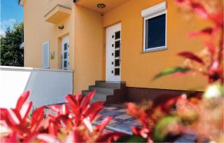 Three-Bedroom Holiday Home In Razanj - Ražanj - 5