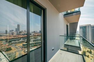 Beautiful 1BR City View - 5