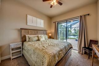 Villa Bahama Bay by CoralVilla on water, pool - Cape Coral - 4