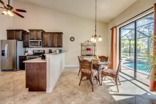 Villa Bahama Bay by CoralVilla on water, pool - Cape Coral - 2