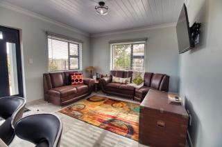 Blessed at Bay Spekboom self catering cottage - Mossel Bay - 8