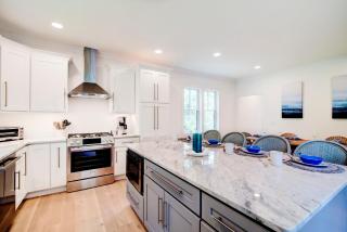 Sprawling Home 1 Mi to Downtown - Harwich - 2