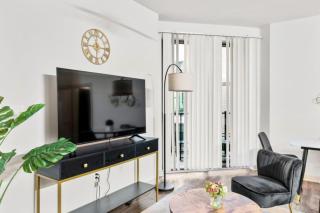Vibrant 2BR Near Birminghams 02 - 7