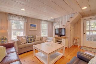 Large Deck Fire Pit Dog Friendly Near Beach - Sleeps 10 - Harwich - 3