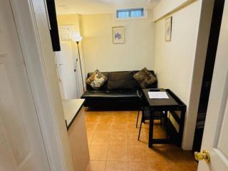 Sunnys Home Stays 1 Bedroom Bath & Kitchenette Toronto Mississauga At Erin Mills With Pvt Entrance - Mississauga - 5