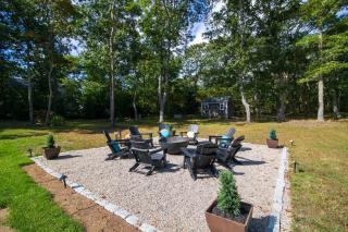 Game Room Private Yard w Fire Pit - 4