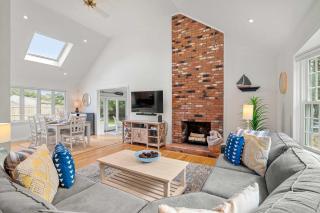 Minutes to Red River Beach Dog Friendly - 0