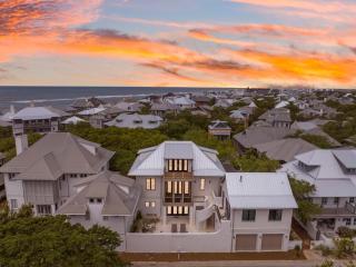 Chloe's Cottage and Carriage House - Rosemary Beach - 6