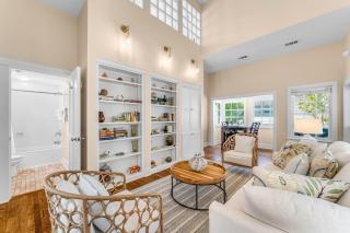 Julia's Carriage House - 6