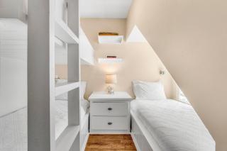 Julia's Carriage House - 2