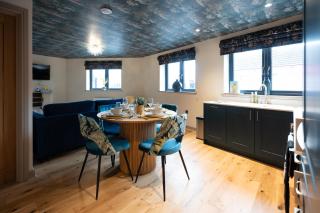 Steppe - 1 Bedroom Luxury Apartment by Mint Stays - Bristol - 5