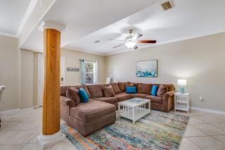Sel De Vie Lower level 2 BR sleeps 8 dog friendly - 2