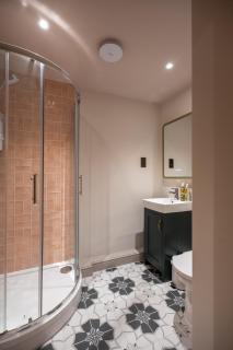 Kitsune - 1 Bedroom Luxury Apartment by Mint Stays - Bristol - 4