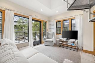 Brighton Carriage House - 7