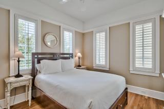Lola's Carriage House - Rosemary Beach - 2