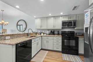Windemere Beachfront Oasis with Hot Tub and Pool Access - Myrtle Beach - 8