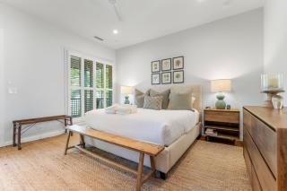 R&B Cottage & Carriage House - 3