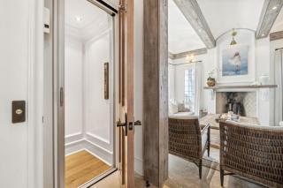 Water Cottage and Carriage House - 4