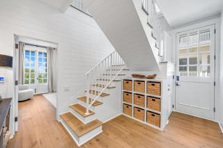 Atwoods Cottage & Carriage House - 4