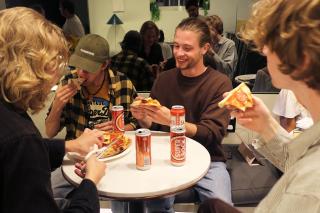 Gspot Hostels & Love Triangles Pizzeria - Lissabon - 0