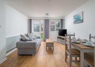 Atkinson Pet-Friendly 1-Bedroom Apartment in Crawley with Private Garden & Parking - Three Bridges - 9