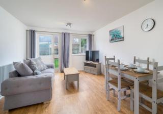 Atkinson Pet-Friendly 1-Bedroom Apartment in Crawley with Private Garden & Parking - Three Bridges - 8