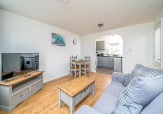 Atkinson Pet-Friendly 1-Bedroom Apartment in Crawley with Private Garden & Parking - Three Bridges - 5