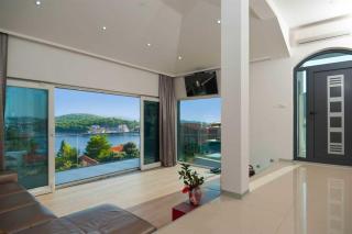 Prestige Vacation Villa With Gorgeous Pool And BBQ Area - Rogoznica - 1